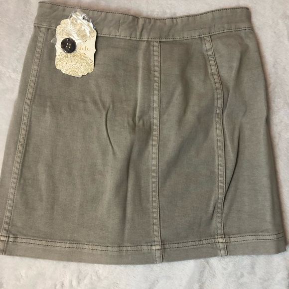 NWT Altar’d State Slate Twill Side Buttons Stretch Mini Skirt - Picture 4 of 4